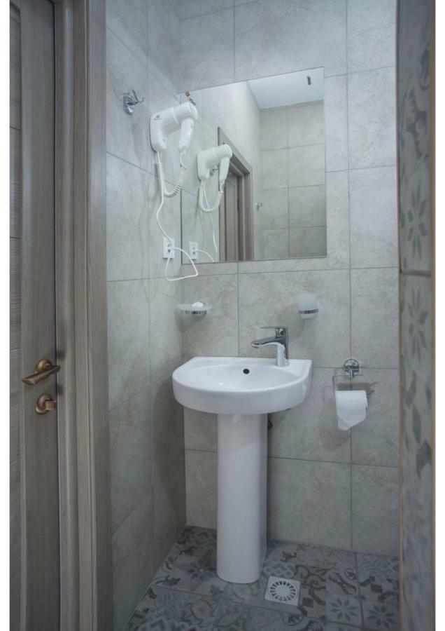 Fanfan Hotel Одеса Екстериор снимка