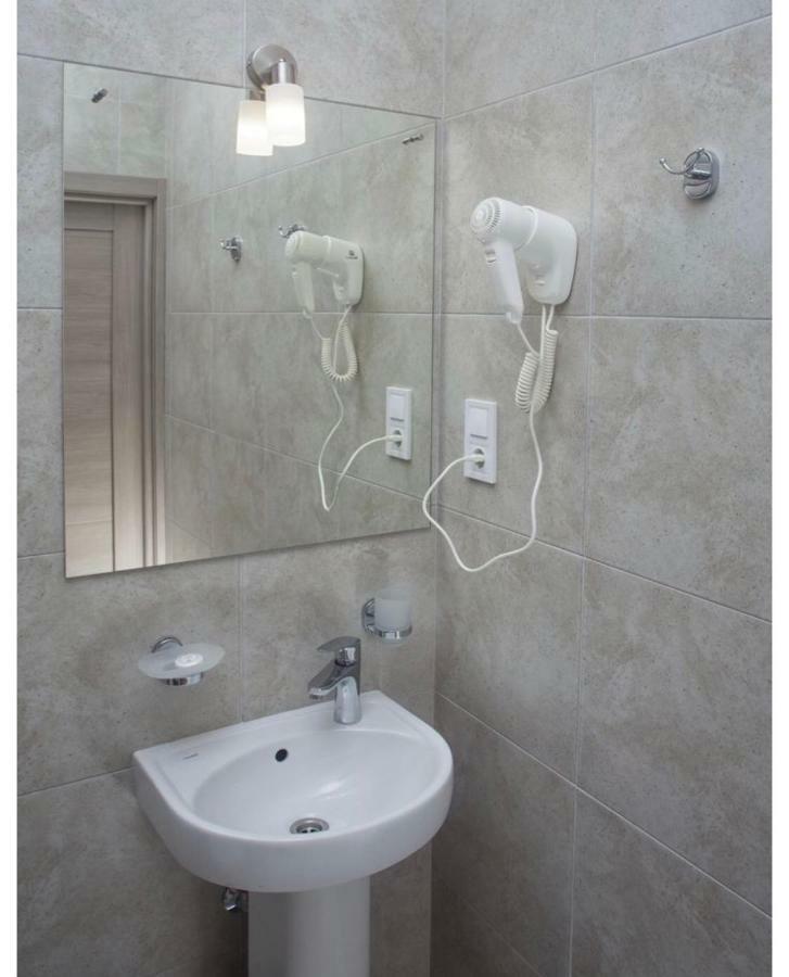 Fanfan Hotel Одеса Екстериор снимка