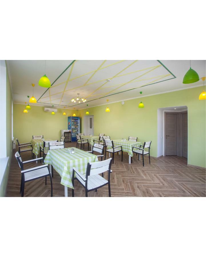 Fanfan Hotel Одеса Екстериор снимка